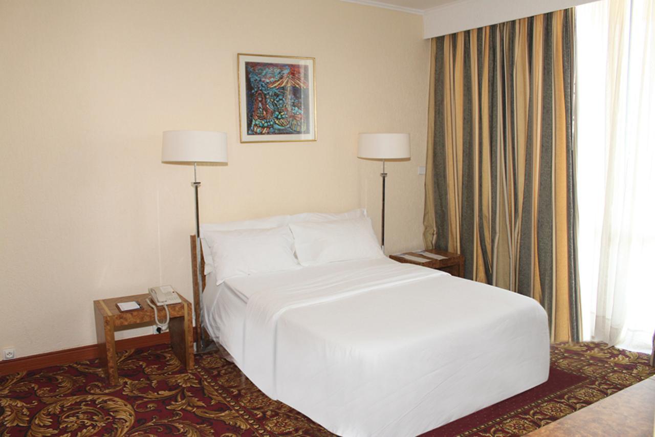 Hotel Mont Febe Yaoundé Exteriör bild